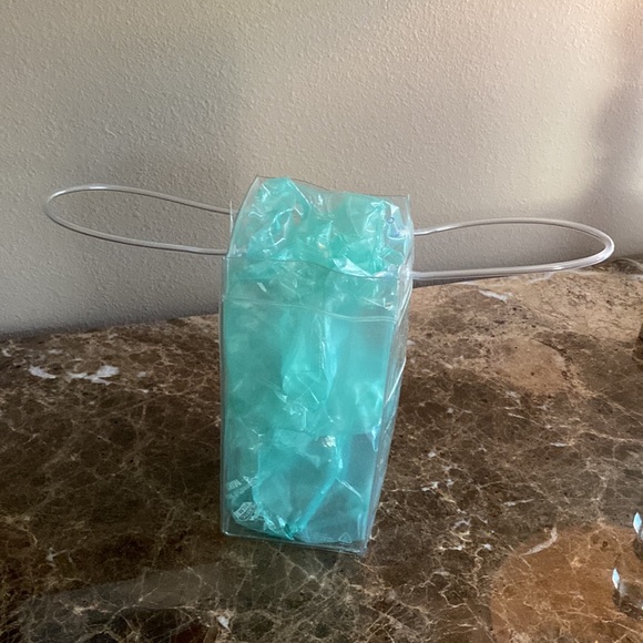 ❄️ ICE BAG ❄️ CLEAR ❄️ 10x4 and 5” handles, card slot on back for promo, NWTags - Picture 10 of 10